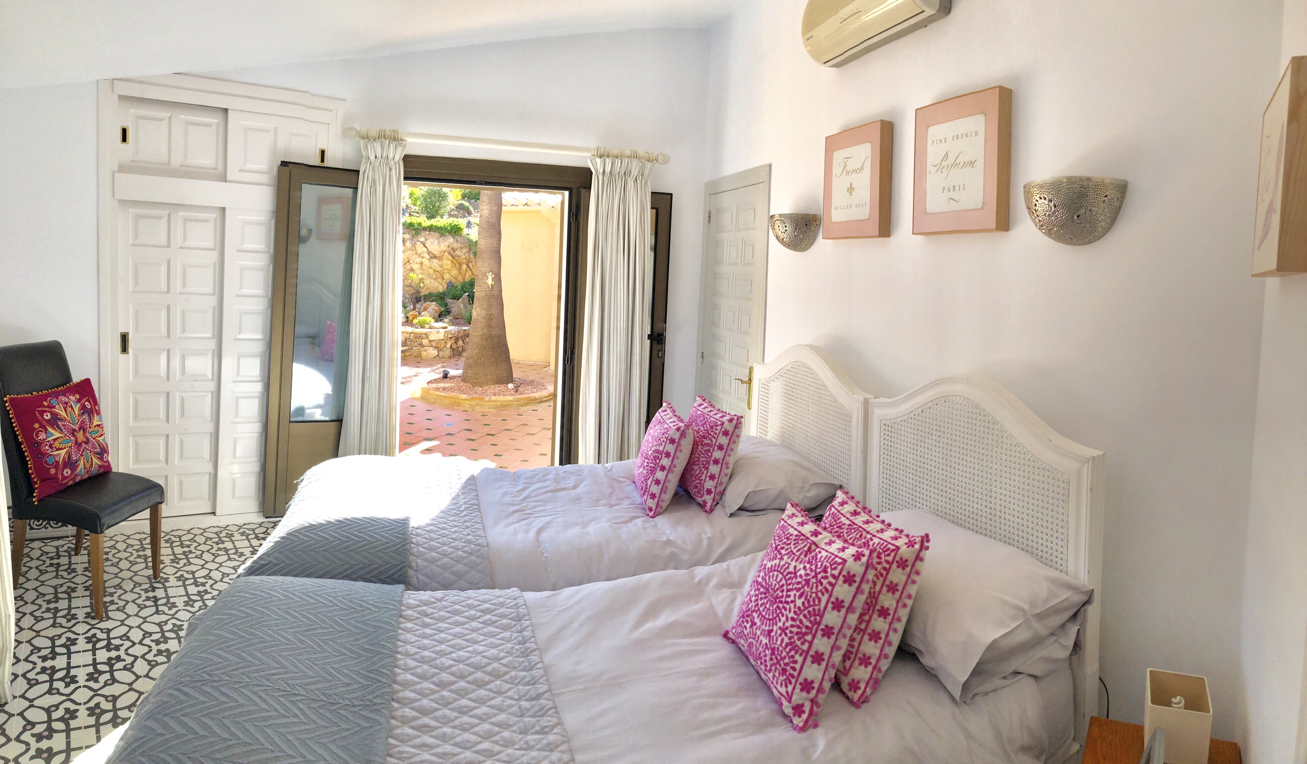 Family friendly — bed2