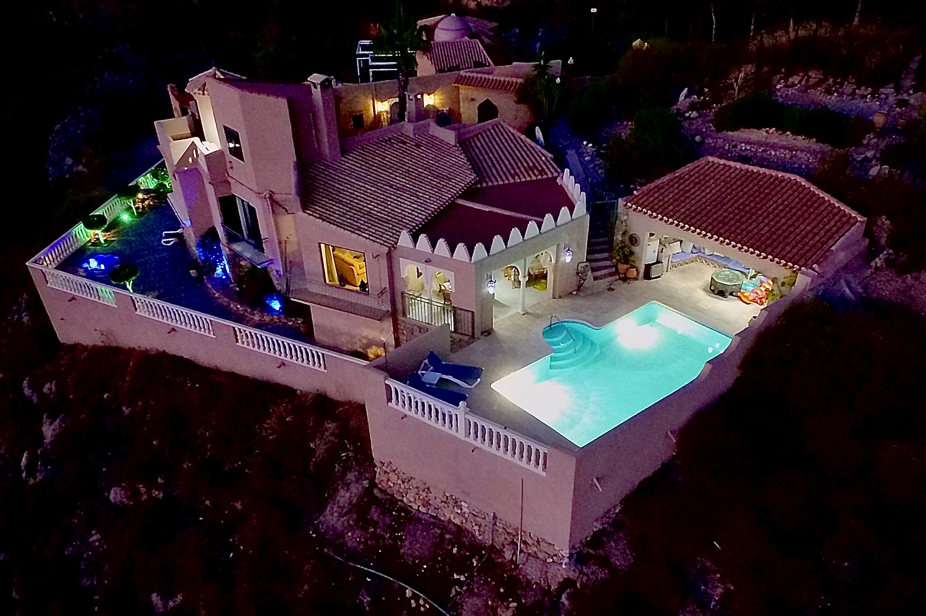 Casa Alta by night — 6